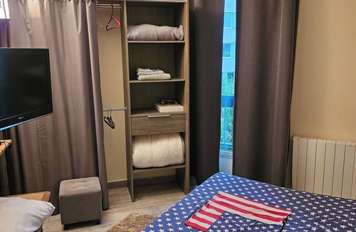 Faubourg North Apartment | Nuit Dijon Chambre