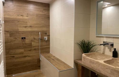 Chapelle-d'Huin Ski Chalet | Nuit Divine