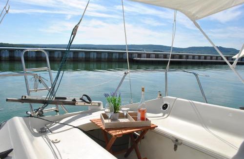 Nonsard-Lamarche Hotel | nuit sur un voilier