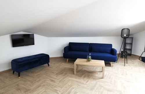 Macon Apartment | Nuit Tendance à Mâcon 2 - 2 Adultes et 2 Enfants