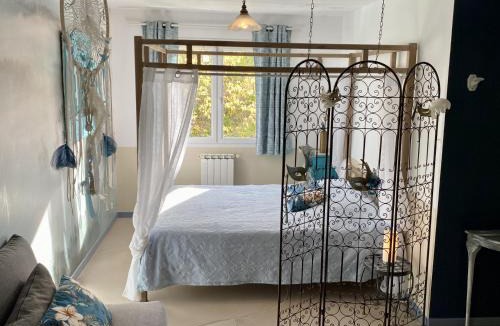 Fozieres Bed & Breakfast | Nuits Colibri, rose poudré & bleu pastel