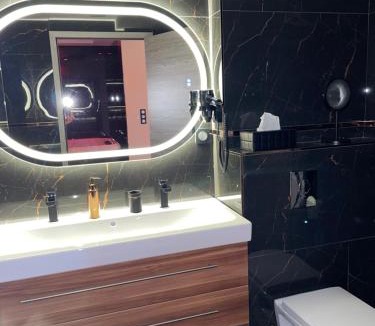 Centre Apartment | NUITS D'HERMES & Spa
