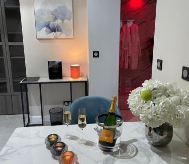 Centre Apartment | NUITS D'HERMES & Spa