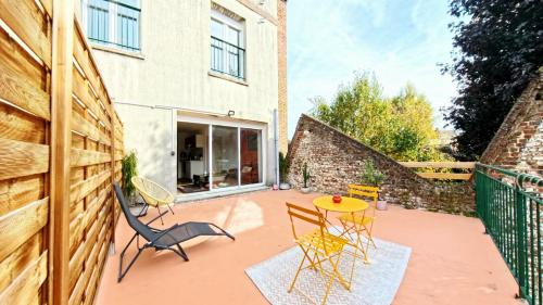 Saint-Quentin Apartment | "Nuits du désert" - Appartement avec terrasse