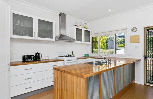 Dromana House | Nullegai Spa and Views