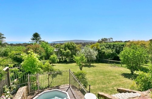 Dromana House | Nullegai Spa and Views