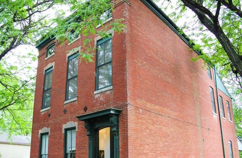 Butchertown Apartment | NULU/Butchertown The Sidecar Suite Butchertown Salon/Spa
