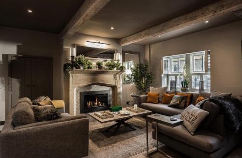 Whalley House | Number 10