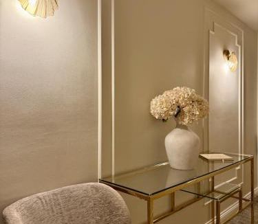 West Cliff Hotel | Number 3 Pier Road Suites