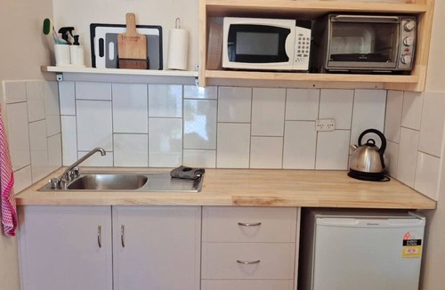 Victor Harbor Apartment | Number 4 Smugglers Inn