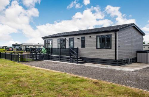 Brean House | Number 8 Lakes View