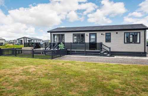 Brean House | Number 8 Lakes View