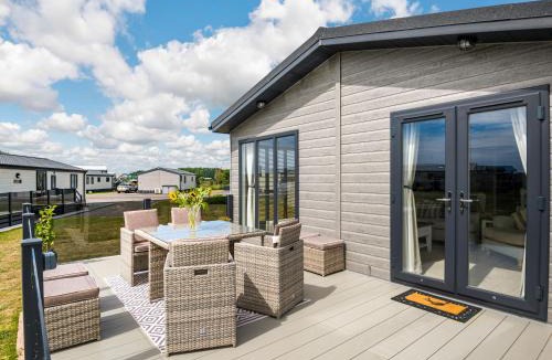 Brean House | Number 8 Lakes View