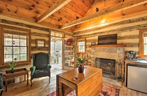 Free Union Cabin | Numerous On-Site Trails: Earlysville Wooded Cabin