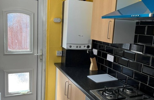 Fenham Apartment | Nuns Moor apartment, fully equipped kitchen and free parking