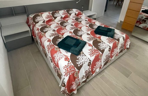 Seveso Apartment | NUOVISSIMA CAMERA TRA MILANO, COMO E MONZA