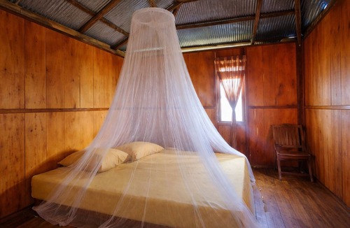 Batudaka Island Bed & Breakfast | Nur Homestay Mini Resto and Souvenir