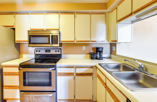 Tuckahoe Condo | Nurse-Ready Richmond Condo 4 Mi to Medical Centers