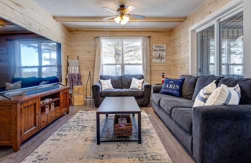 Alberton Cottage | Nurse's Oasis: 3-BR, Pet Friendly, Hot Tub, Snow Removal, Starlink