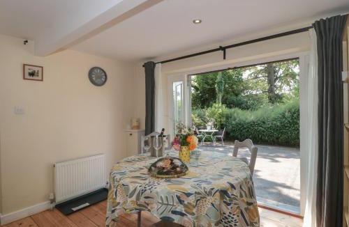 Honiton House | Nuthatch