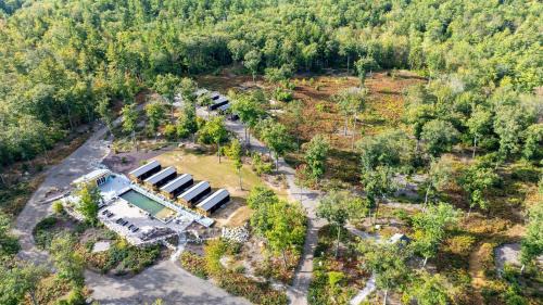 North Sebago Villa | NUTHATCH LIMIT 4 cabin