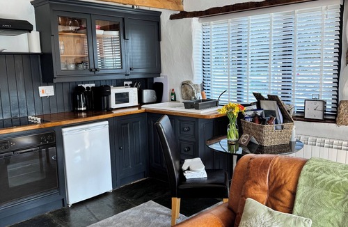 Mount Cottage | Nuthatch - Traditional Cornish Stone Cottage