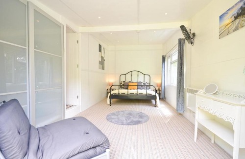 Whippingham House | Nutkins Retreat