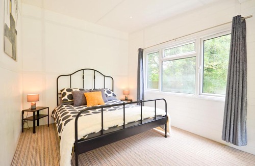 Whippingham House | Nutkins Retreat