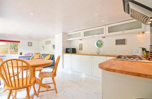 Whippingham House | Nutkins Retreat