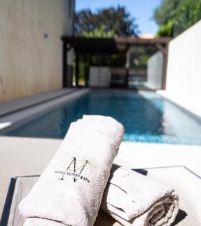 Bagnols-sur-Ceze Apartment | NUXIA Suites&SPA - L'Art Design