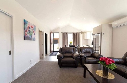 Lake Hayes House | NV Homes