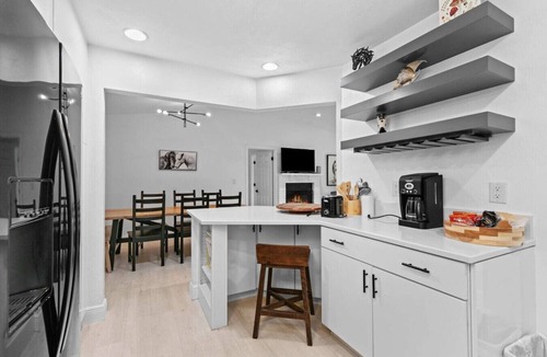 Hazel Heights House | NW Gainesville 3bed 2 bath house with POOL!