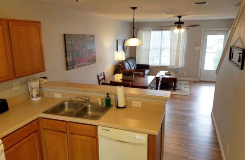 Heritage Villa | NW SA, Lackland AFB - BMT, Sea World