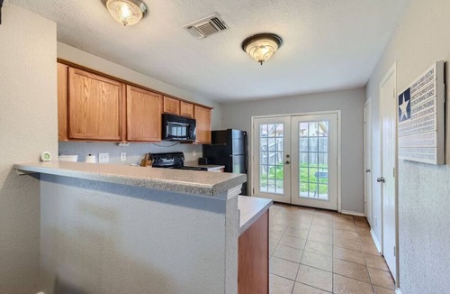 Heritage Villa | NW SA Lackland AFB/Sea World minutes away