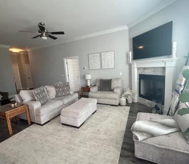 Springdale House | NWA Modern Stay