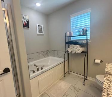 Springdale House | NWA Modern Stay
