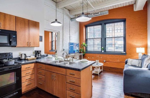 Rochester Apartment | NY Style Loft w/KingBed
