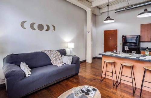 Rochester Apartment | NY Style Loft w/KingBed