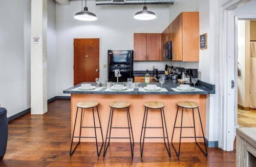 Rochester Apartment | NY Style Loft w/KingBed