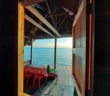 Sawinggrai House | Nyanse Homestay - Raja Ampat