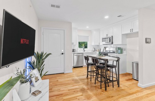 Ampere Bed & Breakfast | NYC Loft Escape in Newark