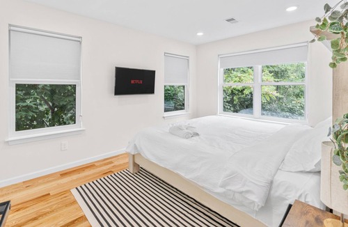 Ampere Bed & Breakfast | NYC Loft Escape in Newark