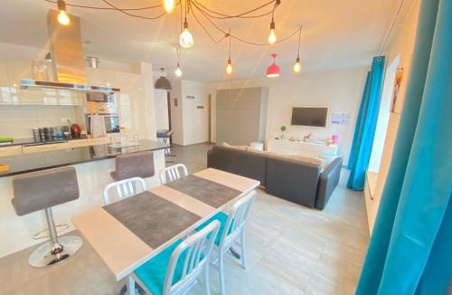 Porrentruy Apartment | NYC Résidences by Stay Swiss - "Broadway" & "Queens"