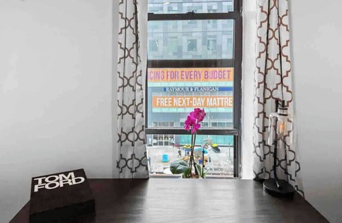 Central Park North Apartment | NYC XL 3 bedroom 4 bed Brownstone Gem !