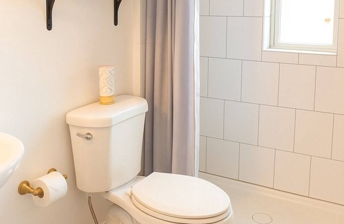 East Avenue Apartment | Nycstylestudio-heartofeastave-1minwalkdowntown