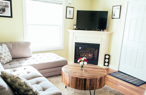 Newport House | Nye Beach Cottage, beach steps away!
