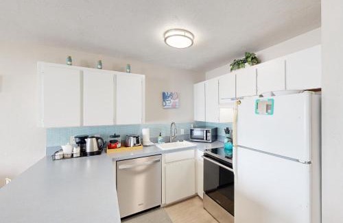 Newport Hotel | NYE Beach Haven Studio