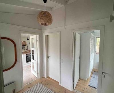 Hornbaek House | Nyistandsat sommerhus i Hornbæk,tæt på vand og by