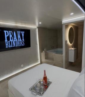 Bonneuil-sur-Marne Apartment | Nymikō suite