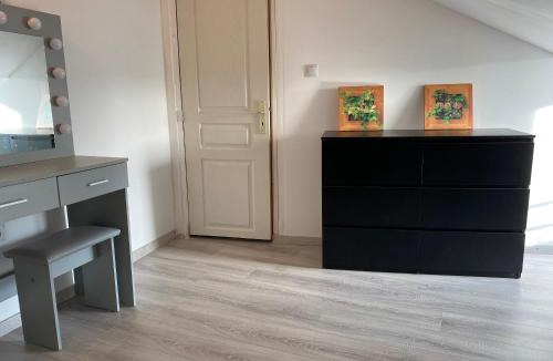 Dol-de-Bretagne Apartment | NYNO DIGRABEN - House for Rent